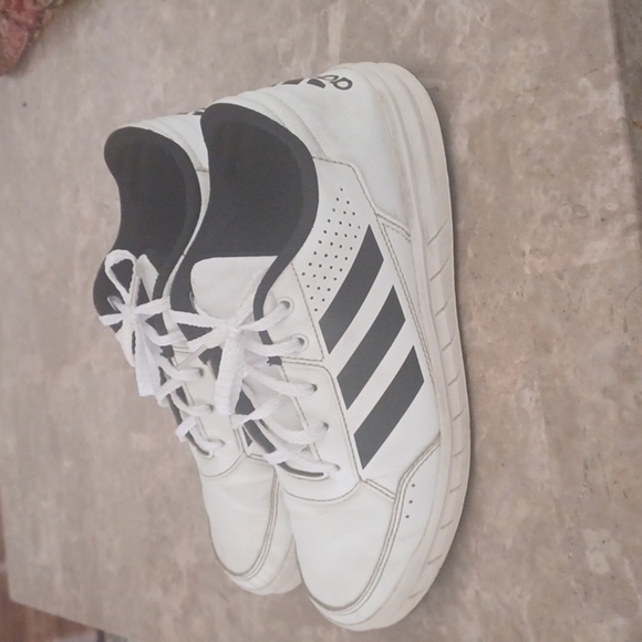 Adidas Kids shos - Picture 1 of 4